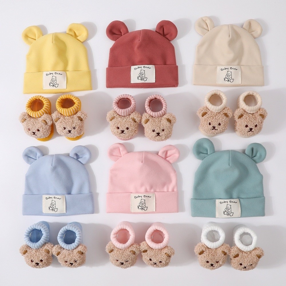 Infant Beanie Hat With Ears - 2 stuks/set: katoenen babyhoed en -sokken,